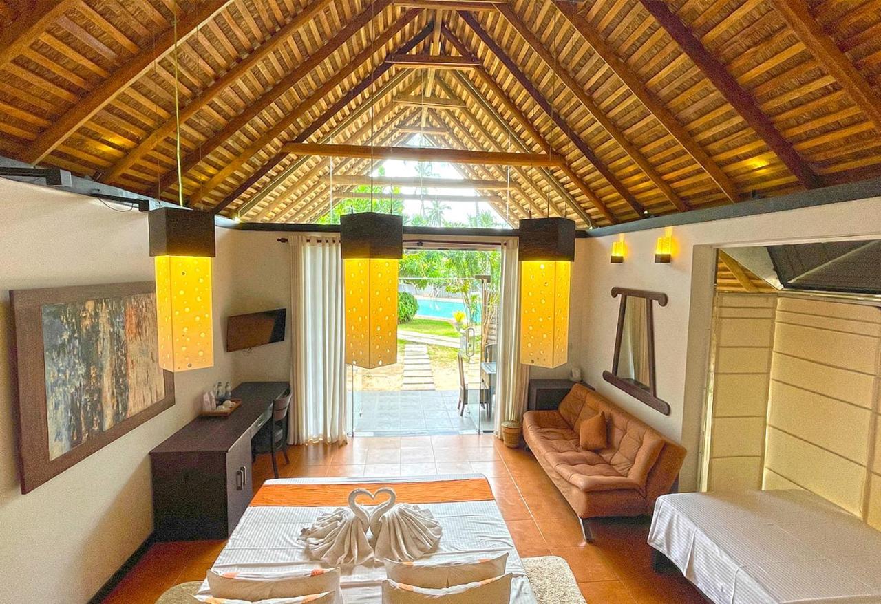 Blue Whale Resort&kite Surfing 3* Kalpitiya