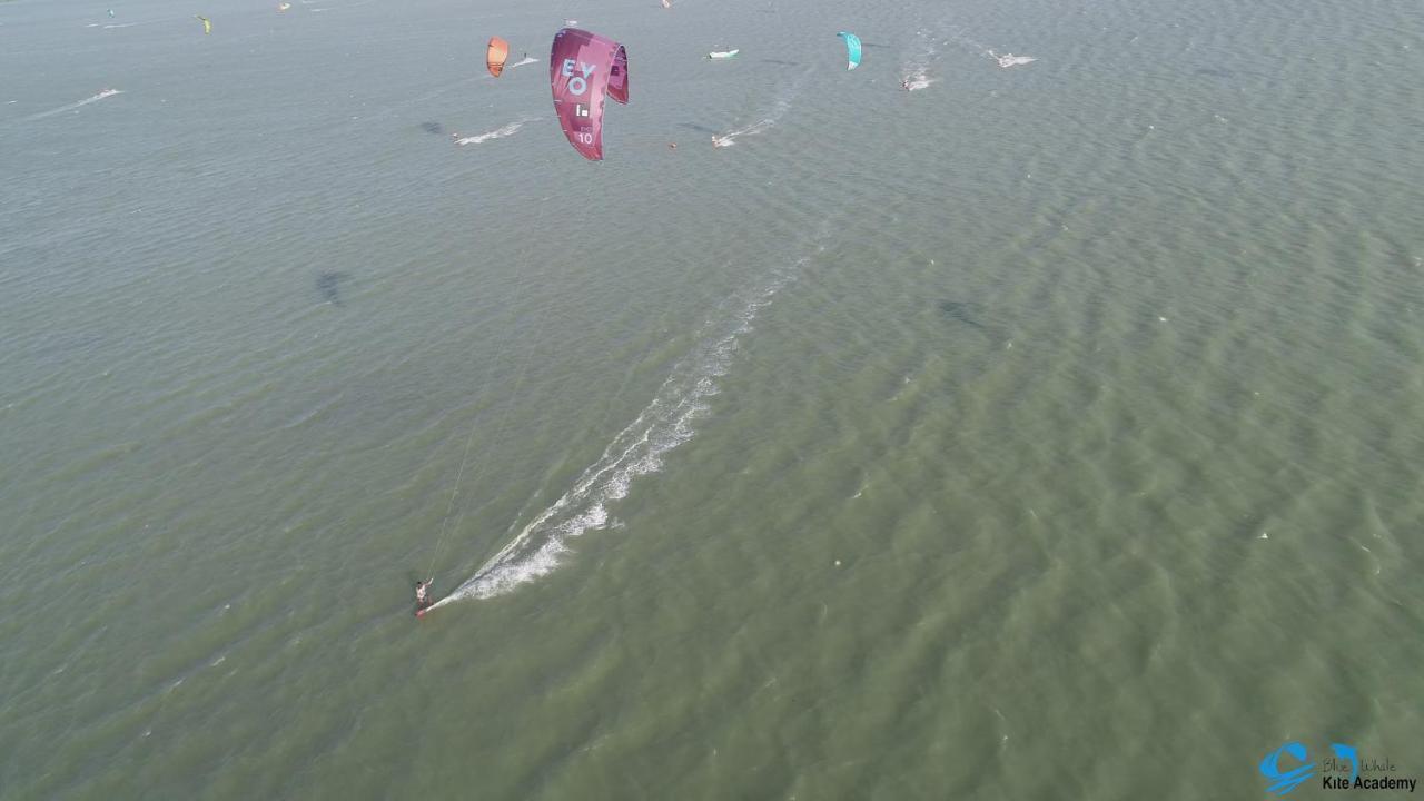 Blue Whale Resort&kite Surfing Kalpitiya